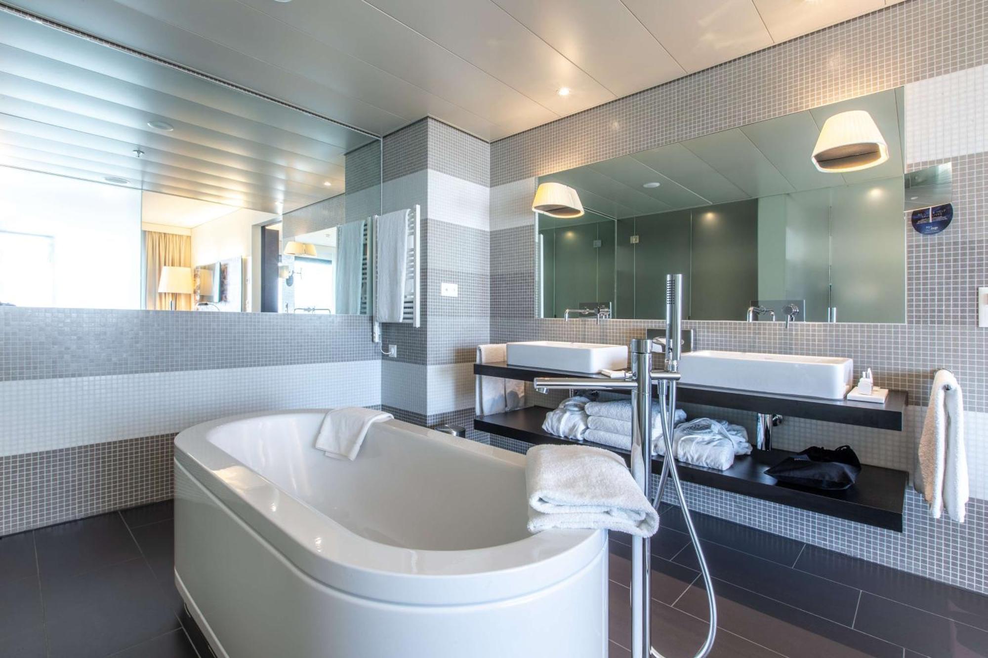 Suite mit Blick auf den Flugplatz